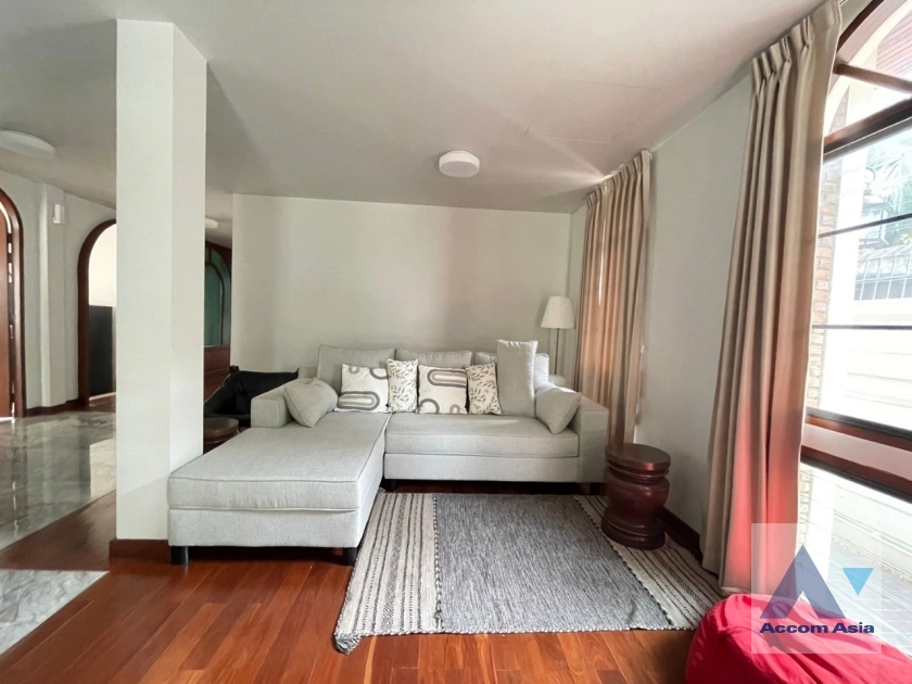 24  4 br House For Rent in Phaholyothin ,Bangkok BTS Victory Monument - ARL Makkasan AA36013