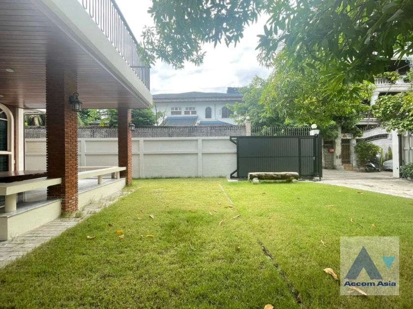 57  4 br House For Rent in Phaholyothin ,Bangkok BTS Victory Monument - ARL Makkasan AA36013