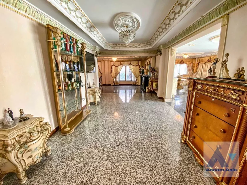 9  4 br House for rent and sale in  ,Bangkok  at Home One  AA36015