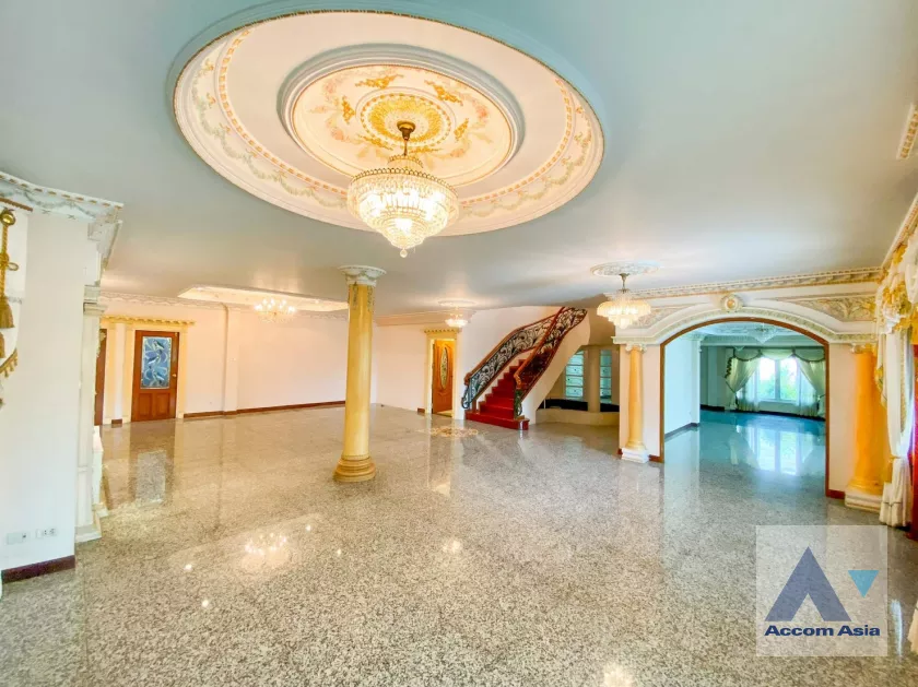 unit 4 Bedrooms  House For Rent & Sale in ,   (AA36015)