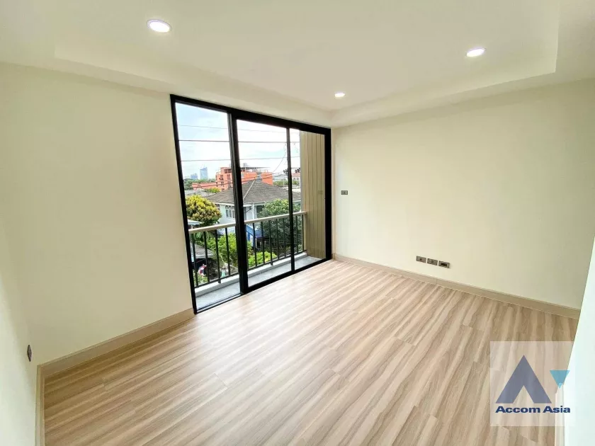 4  3 br Townhouse for rent and sale in Sukhumvit ,Bangkok BTS Udomsuk AA36022