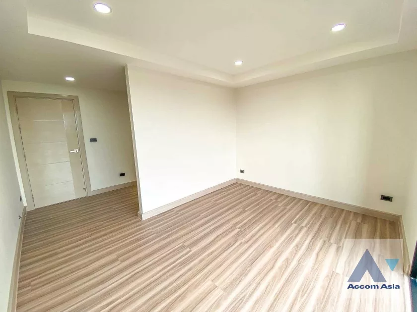 unit 3 Bedrooms  Townhouse For Rent & Sale in Sukhumvit, Bangkok  near BTS Udomsuk (AA36022)