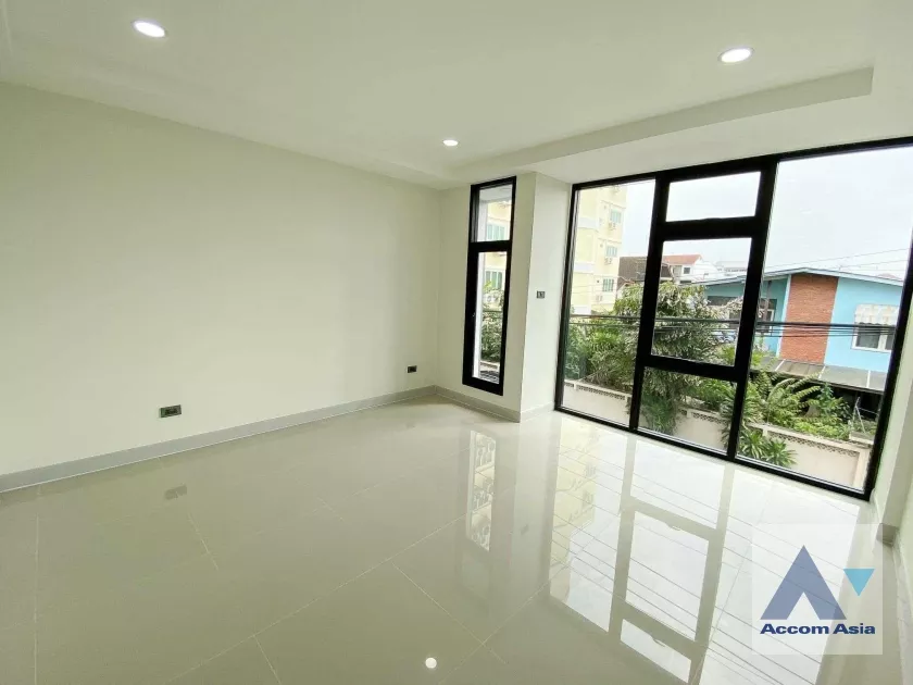 8  3 br Townhouse for rent and sale in Sukhumvit ,Bangkok BTS Udomsuk AA36022