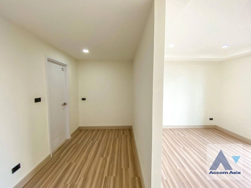 7  3 br Townhouse for rent and sale in Sukhumvit ,Bangkok BTS Udomsuk AA36024