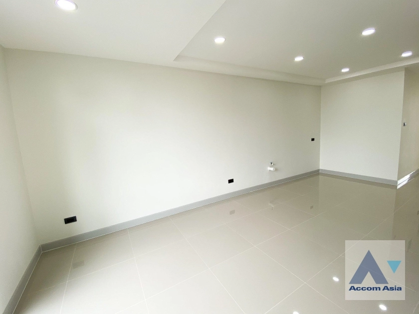 5  3 br Townhouse for rent and sale in Sukhumvit ,Bangkok BTS Udomsuk AA36024