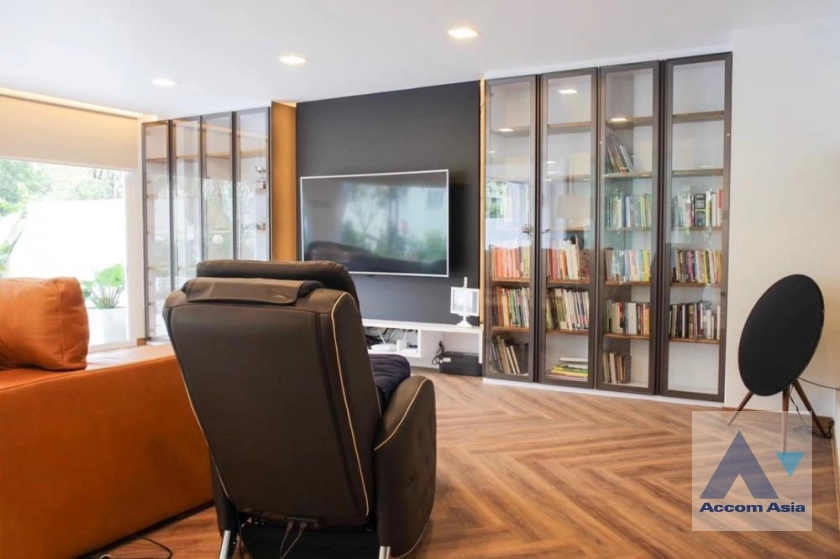 15  3 br Townhouse For Sale in Sukhumvit ,Bangkok BTS Thong Lo at Townhouse in Sukhumvit AA36051