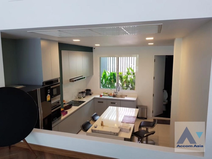 19  3 br Townhouse For Sale in Sukhumvit ,Bangkok BTS Thong Lo at Townhouse in Sukhumvit AA36051