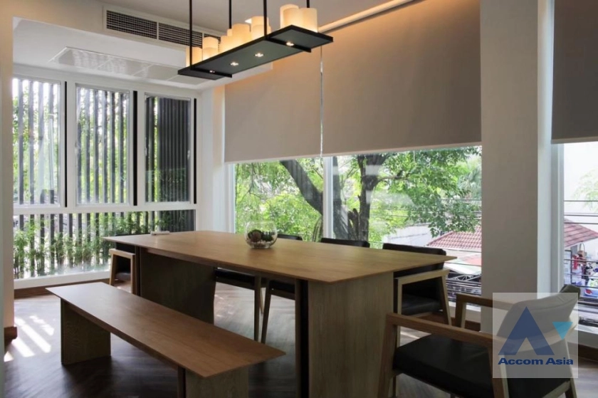 12  3 br Townhouse For Sale in Sukhumvit ,Bangkok BTS Thong Lo at Townhouse in Sukhumvit AA36051