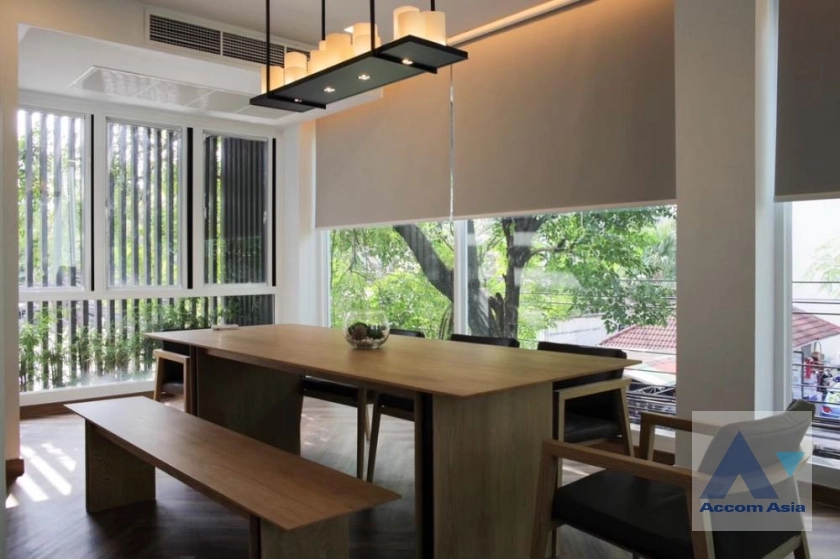 12  3 br Townhouse for rent and sale in Sukhumvit ,Bangkok BTS Thong Lo at Townhouse in Sukhumvit AA36051