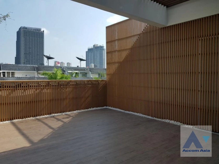 33  3 br Townhouse for rent and sale in Sukhumvit ,Bangkok BTS Thong Lo at Townhouse in Sukhumvit AA36051