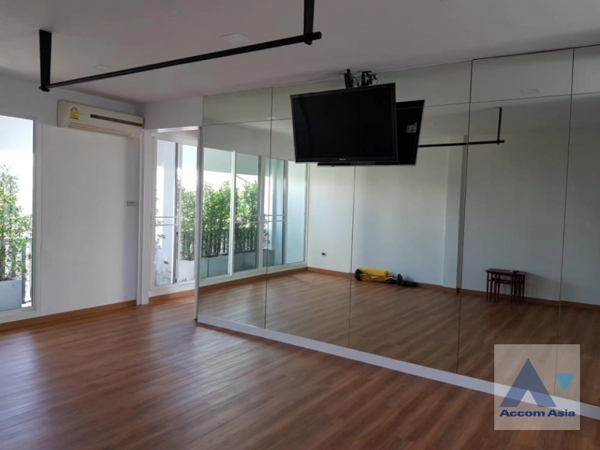38  3 br Townhouse for rent and sale in Sukhumvit ,Bangkok BTS Thong Lo at Townhouse in Sukhumvit AA36051