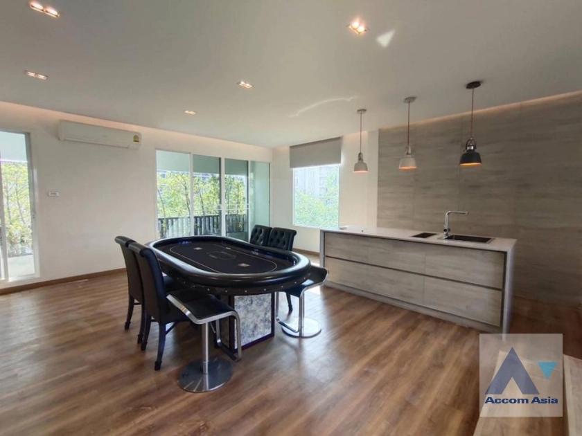 37  3 br Townhouse For Sale in Sukhumvit ,Bangkok BTS Thong Lo at Townhouse in Sukhumvit AA36051