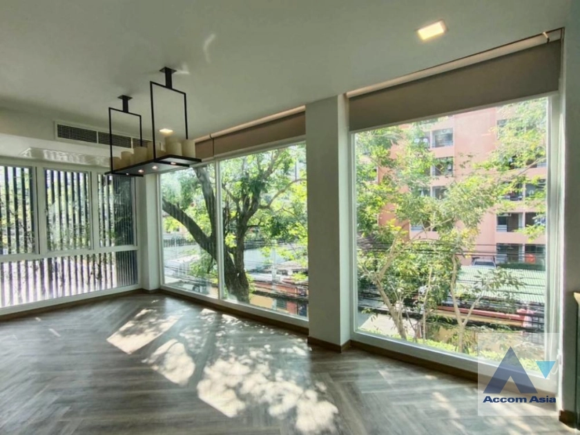 36  3 br Townhouse For Sale in Sukhumvit ,Bangkok BTS Thong Lo at Townhouse in Sukhumvit AA36051