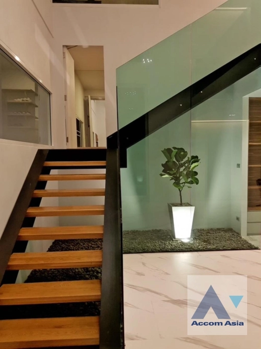 48  3 br Townhouse for rent and sale in Sukhumvit ,Bangkok BTS Thong Lo at Townhouse in Sukhumvit AA36051