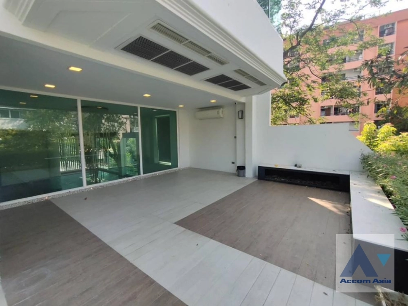 52  3 br Townhouse For Sale in Sukhumvit ,Bangkok BTS Thong Lo at Townhouse in Sukhumvit AA36051