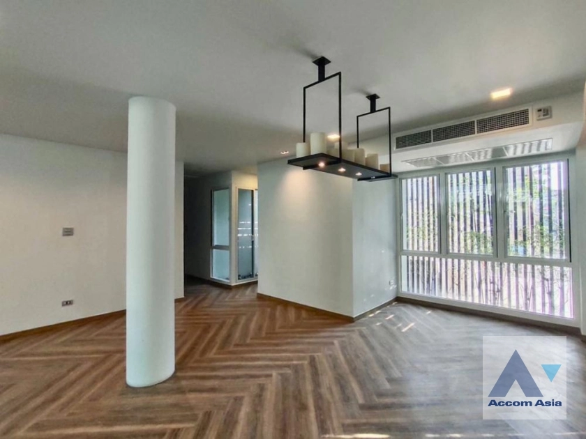 49  3 br Townhouse for rent and sale in Sukhumvit ,Bangkok BTS Thong Lo at Townhouse in Sukhumvit AA36051