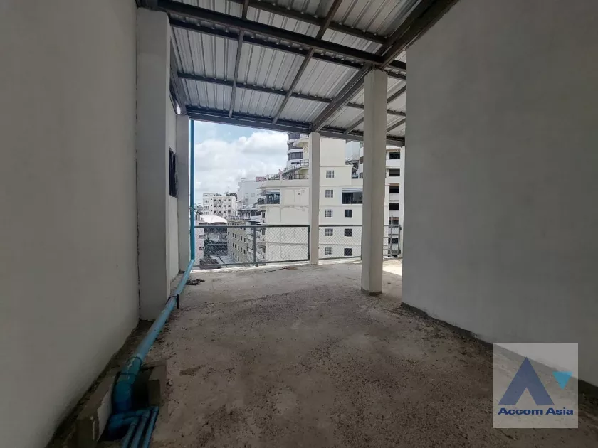 7  1 br Building For Rent in Sukhumvit ,Bangkok BTS Nana AA36074