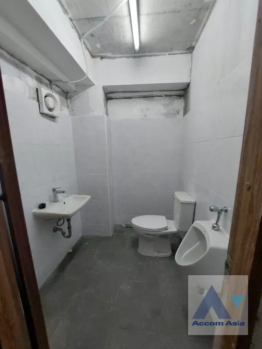 5  1 br Building For Rent in Sukhumvit ,Bangkok BTS Nana AA36074