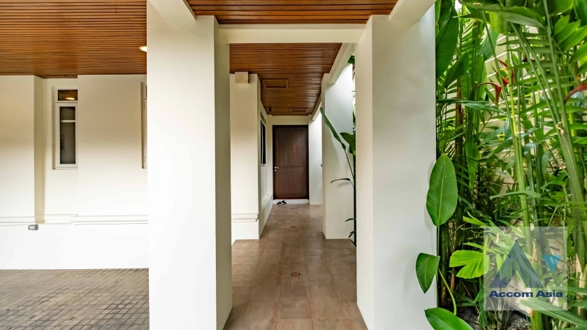 6  4 br House For Rent in Sukhumvit ,Bangkok BTS Phrom Phong AA36081