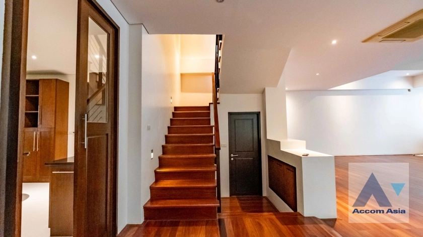 17  4 br House For Rent in Sukhumvit ,Bangkok BTS Phrom Phong AA36081