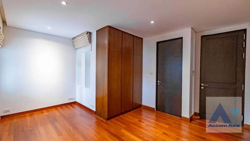 22  4 br House For Rent in Sukhumvit ,Bangkok BTS Phrom Phong AA36081