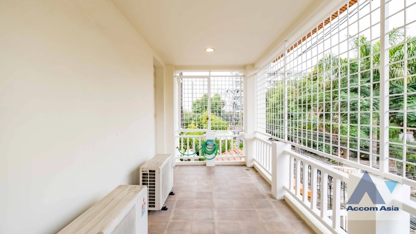 24  4 br House For Rent in Sukhumvit ,Bangkok BTS Phrom Phong AA36081