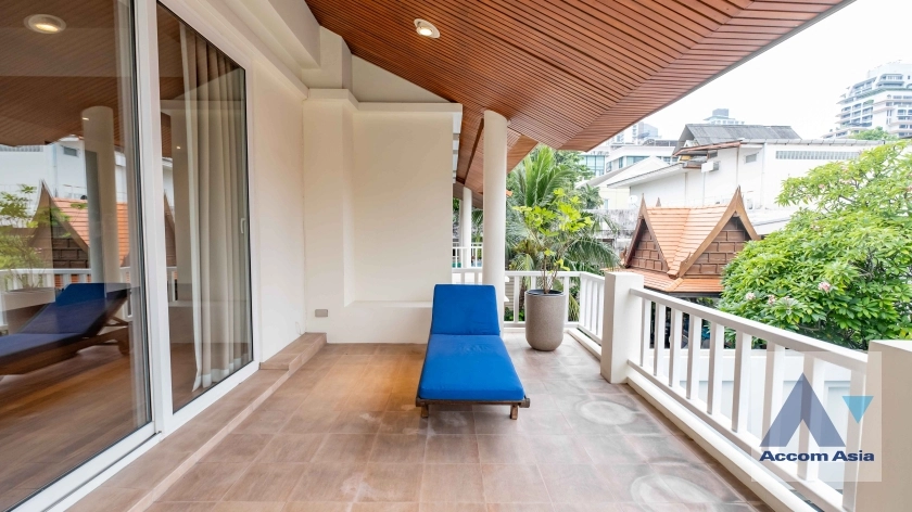 30  4 br House For Rent in Sukhumvit ,Bangkok BTS Phrom Phong AA36081