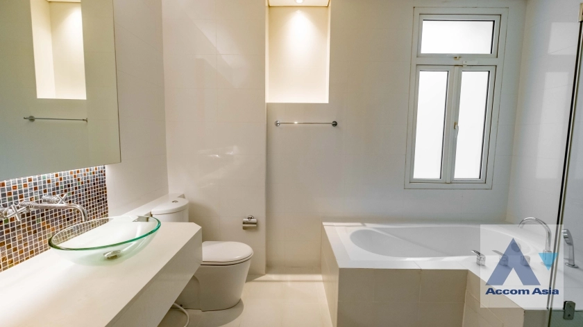 33  4 br House For Rent in Sukhumvit ,Bangkok BTS Phrom Phong AA36081