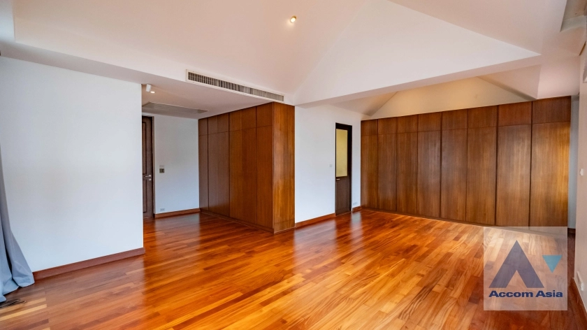 37  4 br House For Rent in Sukhumvit ,Bangkok BTS Phrom Phong AA36081