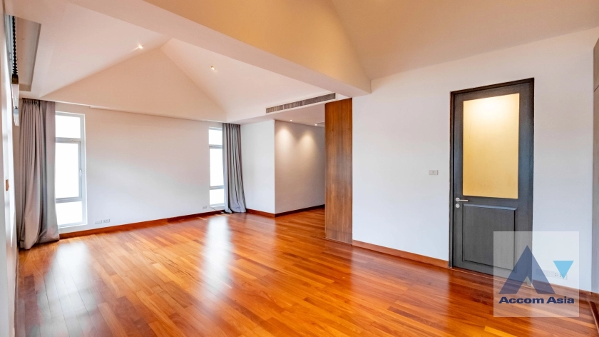 38  4 br House For Rent in Sukhumvit ,Bangkok BTS Phrom Phong AA36081