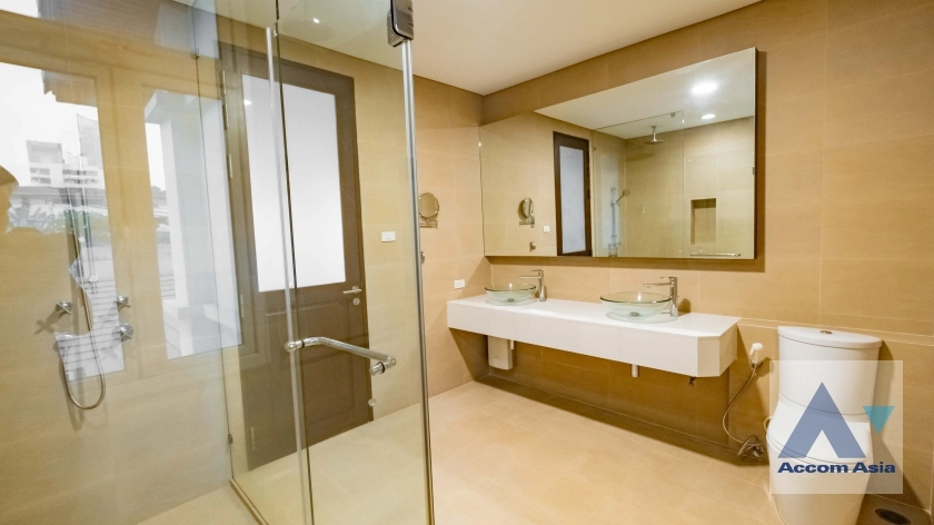 39  4 br House For Rent in Sukhumvit ,Bangkok BTS Phrom Phong AA36081