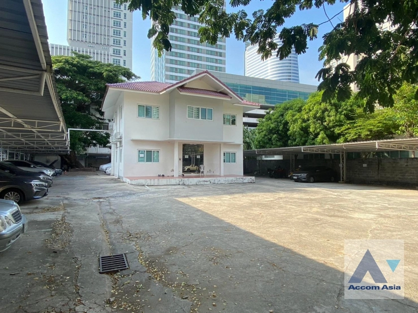  1  5 br House For Rent in Sathorn ,Bangkok BTS Saint Louis AA36114