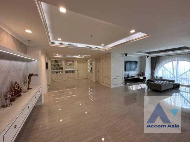  1  3 br Condominium For Sale in Silom ,Bangkok BTS Surasak at Nusa State Tower AA36119