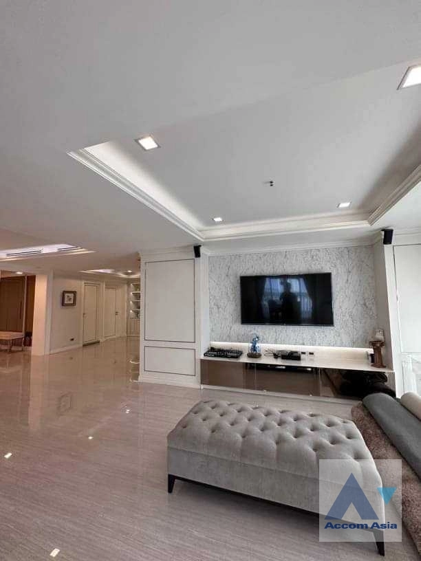 Fully Furnished | Nusa State Tower Condominium  3 Bedroom for Sale BTS Surasak in Silom Bangkok