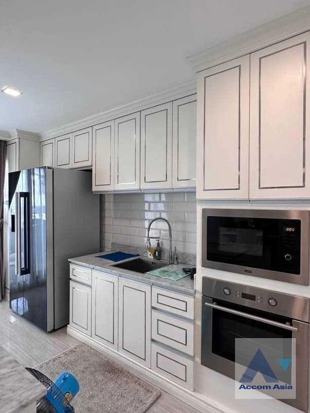 8  3 br Condominium For Sale in Silom ,Bangkok BTS Surasak at Nusa State Tower AA36119