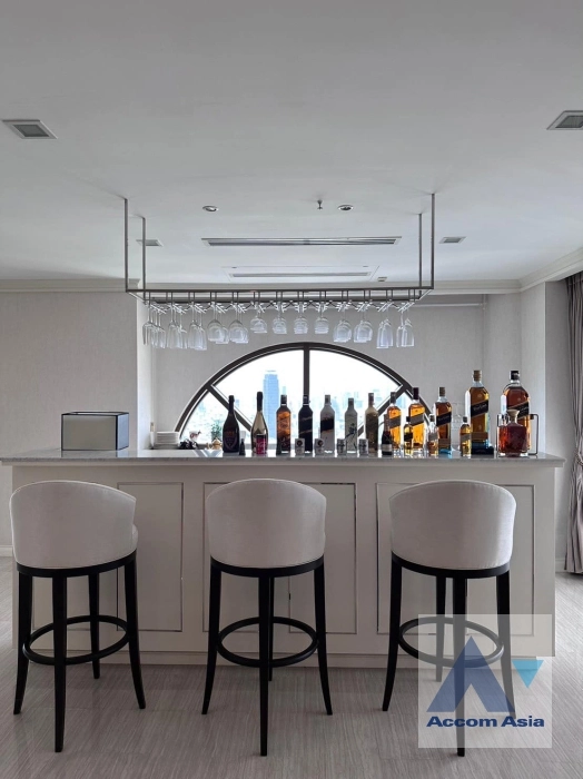 5  3 br Condominium For Sale in Silom ,Bangkok BTS Surasak at Nusa State Tower AA36119