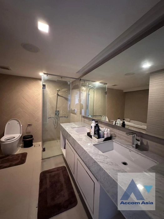 16  3 br Condominium For Sale in Silom ,Bangkok BTS Surasak at Nusa State Tower AA36119