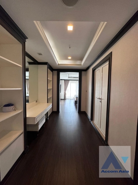 12  3 br Condominium For Sale in Silom ,Bangkok BTS Surasak at Nusa State Tower AA36119