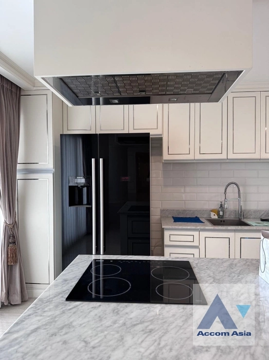 7  3 br Condominium For Sale in Silom ,Bangkok BTS Surasak at Nusa State Tower AA36119