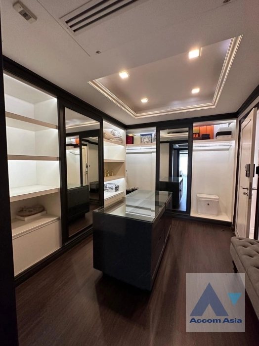 14  3 br Condominium For Sale in Silom ,Bangkok BTS Surasak at Nusa State Tower AA36119