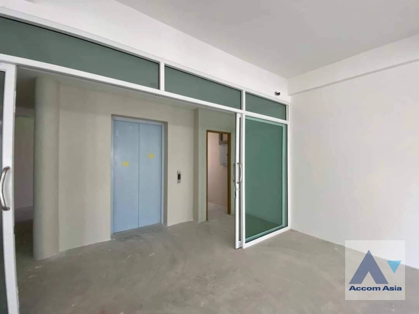 5  Office Space for rent and sale in Sukhumvit ,Bangkok BTS Phrom Phong - MRT Queen Sirikit National Convention Center AA36121
