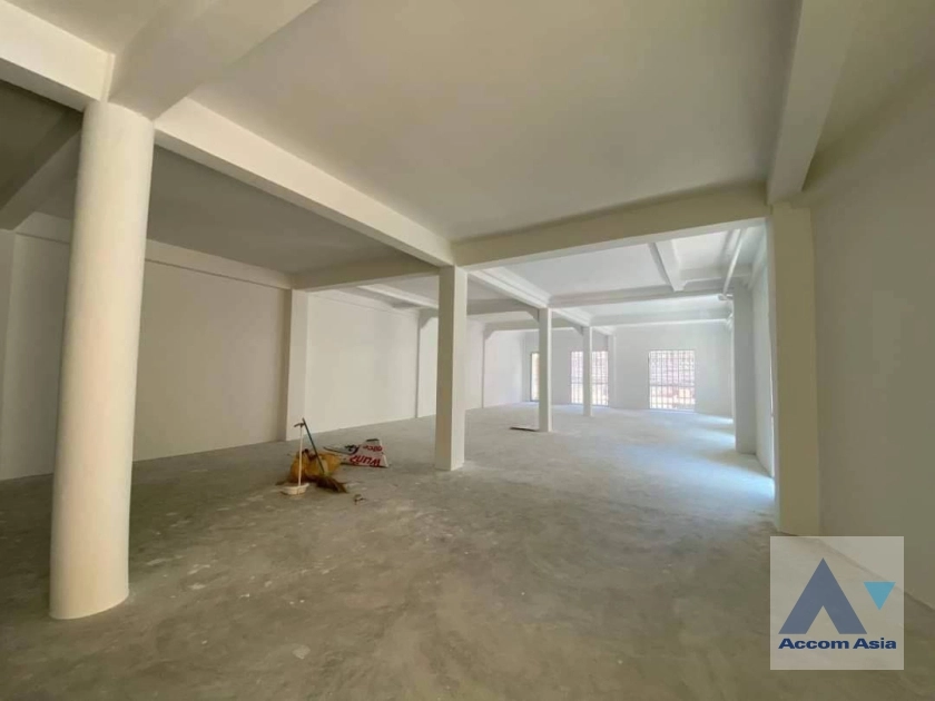 4  Office Space for rent and sale in Sukhumvit ,Bangkok BTS Phrom Phong - MRT Queen Sirikit National Convention Center AA36121