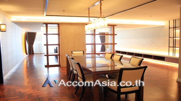 Pet friendly |  3 Bedrooms  Condominium For Rent in Sukhumvit, Bangkok  near BTS Nana (25034)