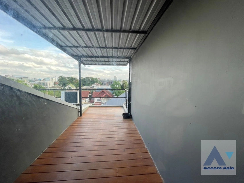 5  6 br House for rent and sale in Phaholyothin ,Bangkok MRT Lat Phrao AA36123