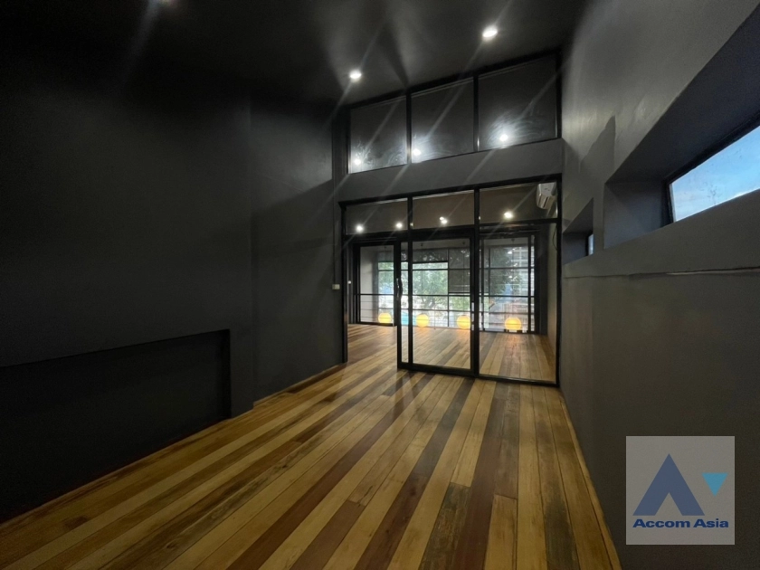 10  6 br House for rent and sale in Phaholyothin ,Bangkok MRT Lat Phrao AA36123