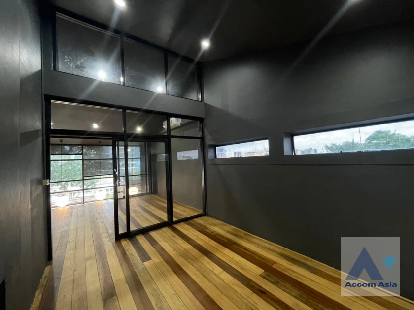 7  6 br House for rent and sale in Phaholyothin ,Bangkok MRT Lat Phrao AA36123