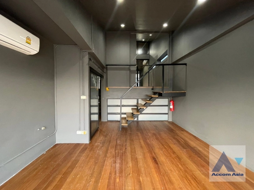 9  6 br House for rent and sale in Phaholyothin ,Bangkok MRT Lat Phrao AA36123