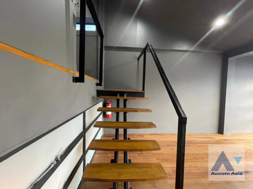 11  6 br House for rent and sale in Phaholyothin ,Bangkok MRT Lat Phrao AA36123