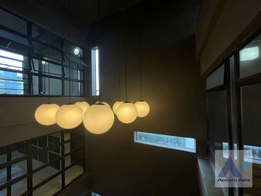 18  6 br House for rent and sale in Phaholyothin ,Bangkok MRT Lat Phrao AA36123