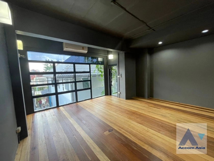 20  6 br House for rent and sale in Phaholyothin ,Bangkok MRT Lat Phrao AA36123